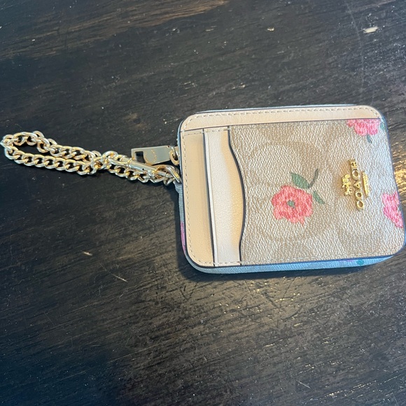 Coach coin and card Holder…. Used a couple of times .. like new - Picture 6 of 6
